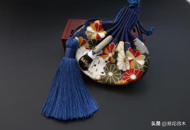 香水價(jià)格排名,??香水價(jià)格排名大解密??貴族香氛與平價(jià)之美的碰撞！