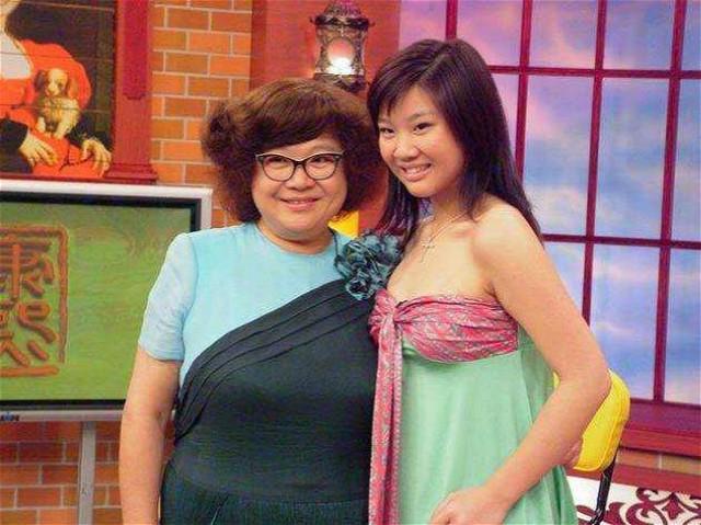 錢爸爸最新動態(tài),錢爸爸最新動態(tài)，小巷中的獨特風(fēng)味探索