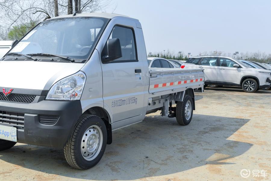 五菱榮光小卡新款車型圖，小巷中的隱藏之寶亮相！