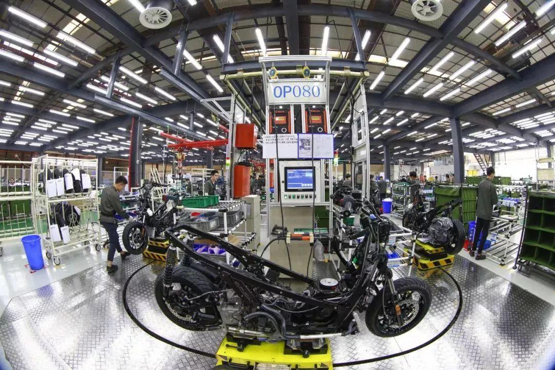 拉絲鋼材價(jià)格行情深度解析與趨勢分析