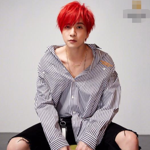 音樂才子薛之謙的魅力瞬間，最新寫真集結(jié)