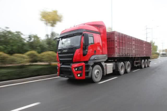 2017年大貨車跑貨行情與溫情故事，車輪上的日常