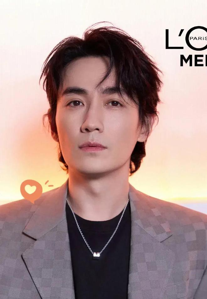 酷男演員的繁華背后，小巷奇緣與獨特寶藏之旅