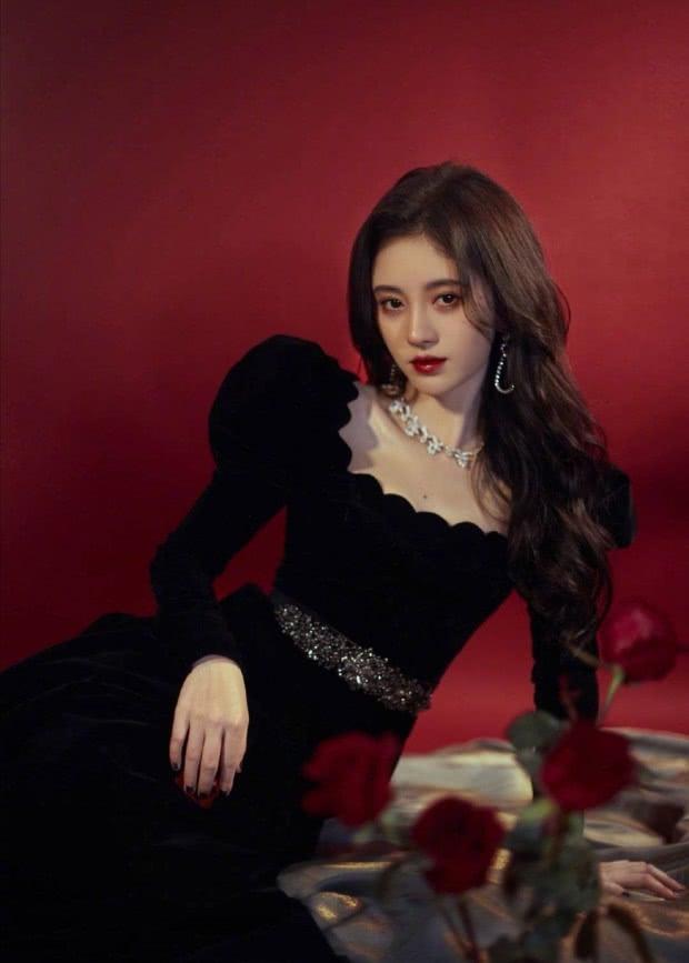 巷弄深處的秘密時尚殿堂，精選時尚禮服大賞