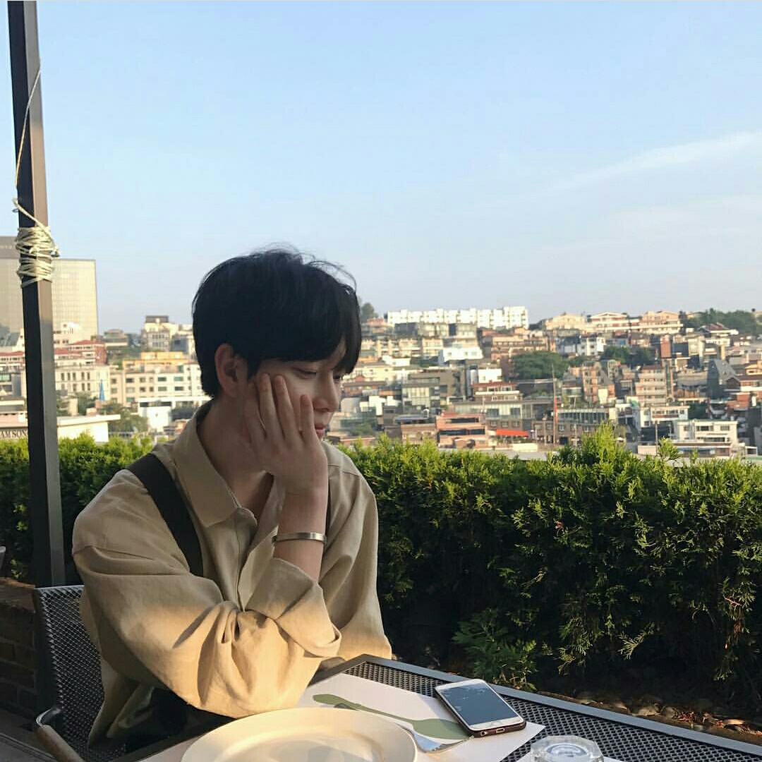 最新韓系男頭圖片,最新韓系男頭圖片的流行與爭議，一種文化現(xiàn)象的探討