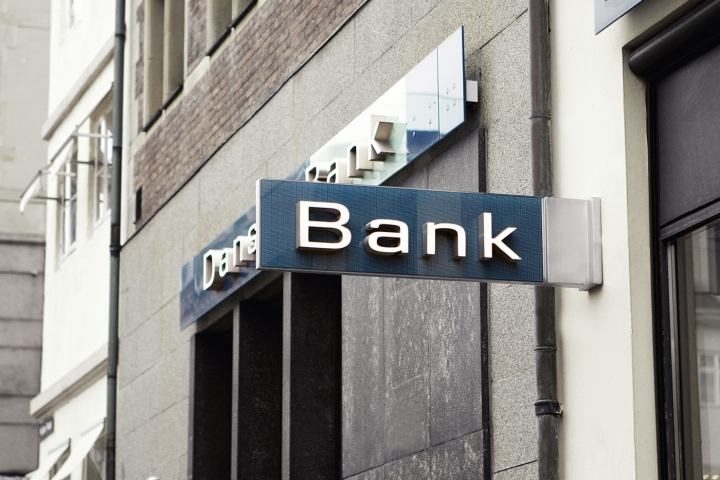 美國上市銀行的背景、重大事件與地位概述