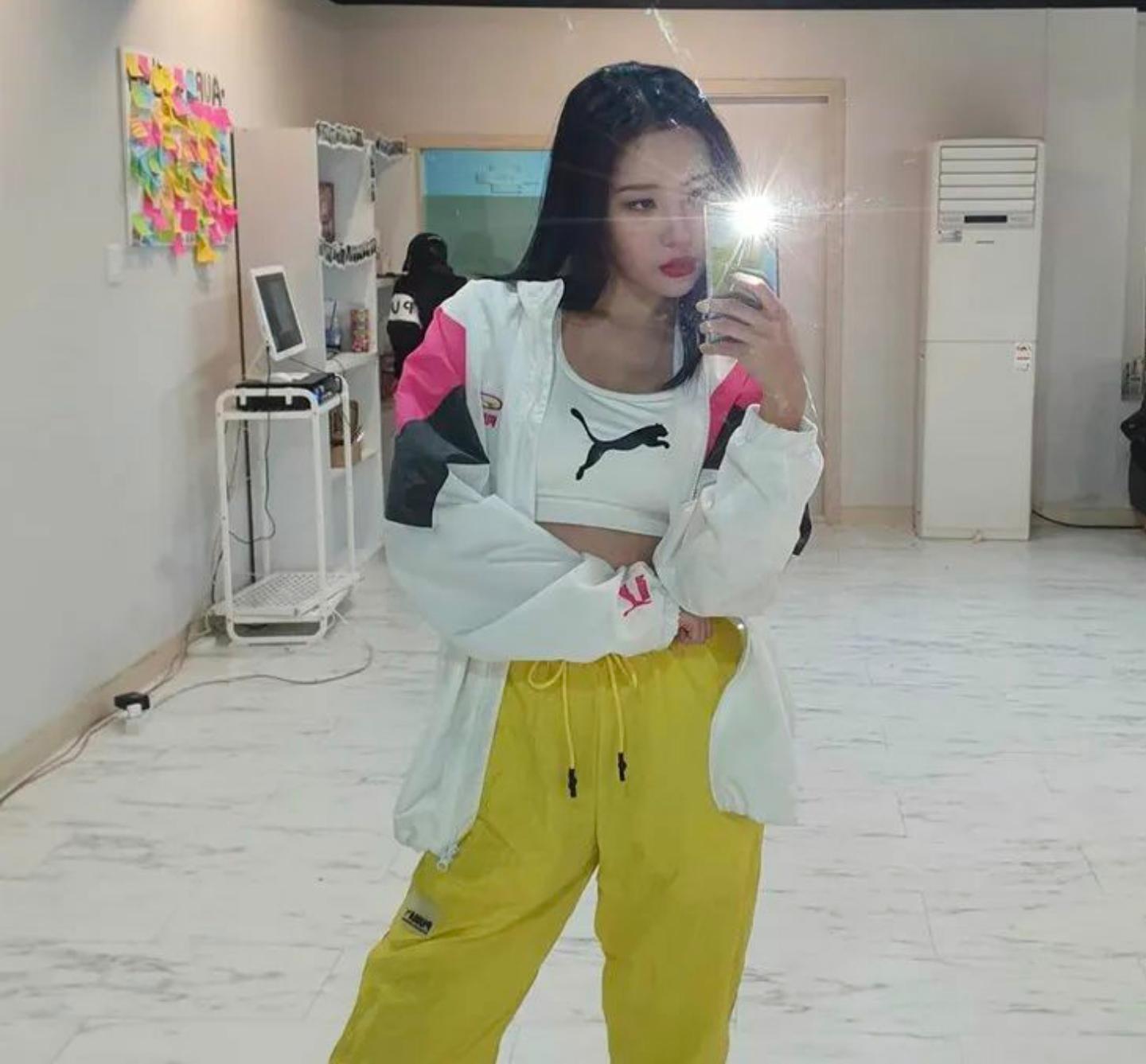 女明星內(nèi)衣的秘密與小巷中的時尚殿堂揭秘