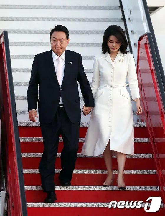 韓國(guó)現(xiàn)任總統(tǒng)的身份影響深度解析，身份揭秘與當(dāng)前觀點(diǎn)探討