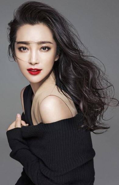 東北女明星探秘，星光熠熠的小巷特色小店之旅