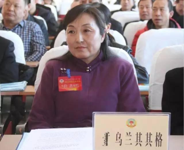 烏蘭其其格演員，探尋小巷中的隱秘瑰寶演藝之旅