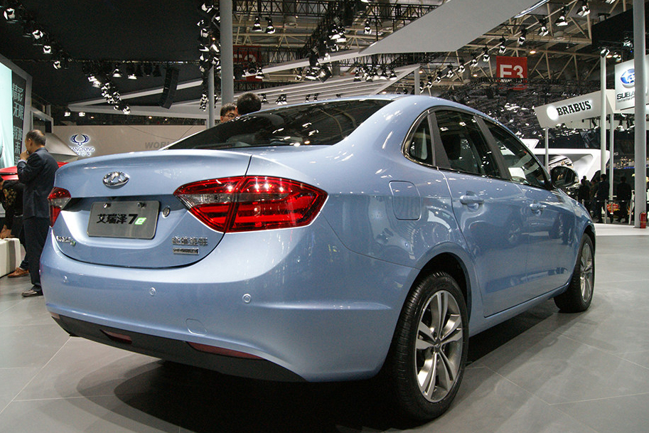 艾瑞澤7上市，主人公小李與他的朋友圈歡慶這一喜悅時(shí)刻！