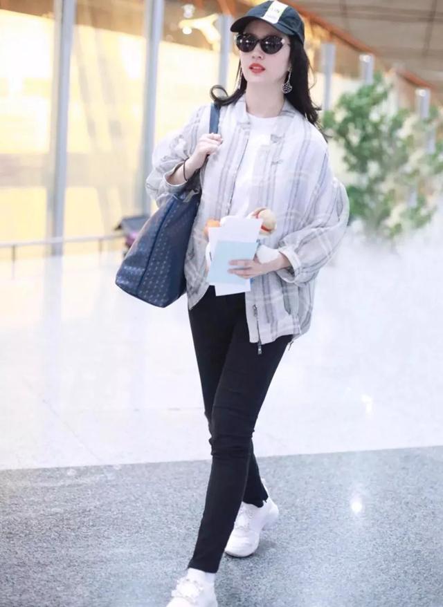 最新款沙發(fā)展示圖，設計、應用及趨勢分析全解析