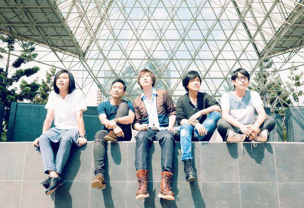 五人組合明星的溫馨日常風(fēng)采展示