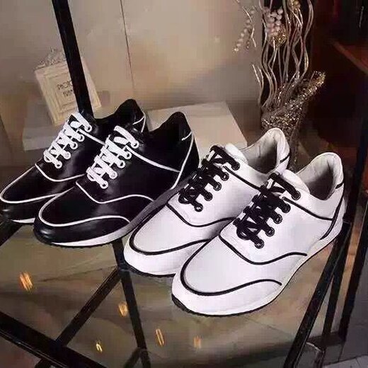 香奈兒新款女鞋圖片，時(shí)尚巔峰之璀璨明珠的絕美風(fēng)采