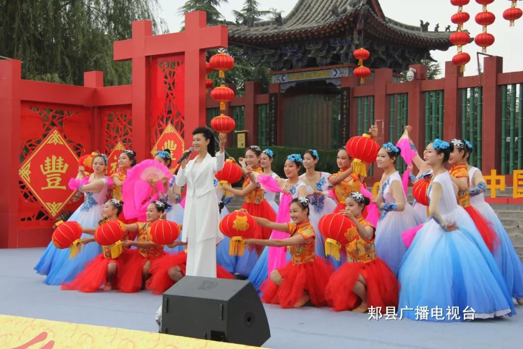 張地現(xiàn)場(chǎng)創(chuàng)作歌曲，音樂、友情與家的溫馨故事