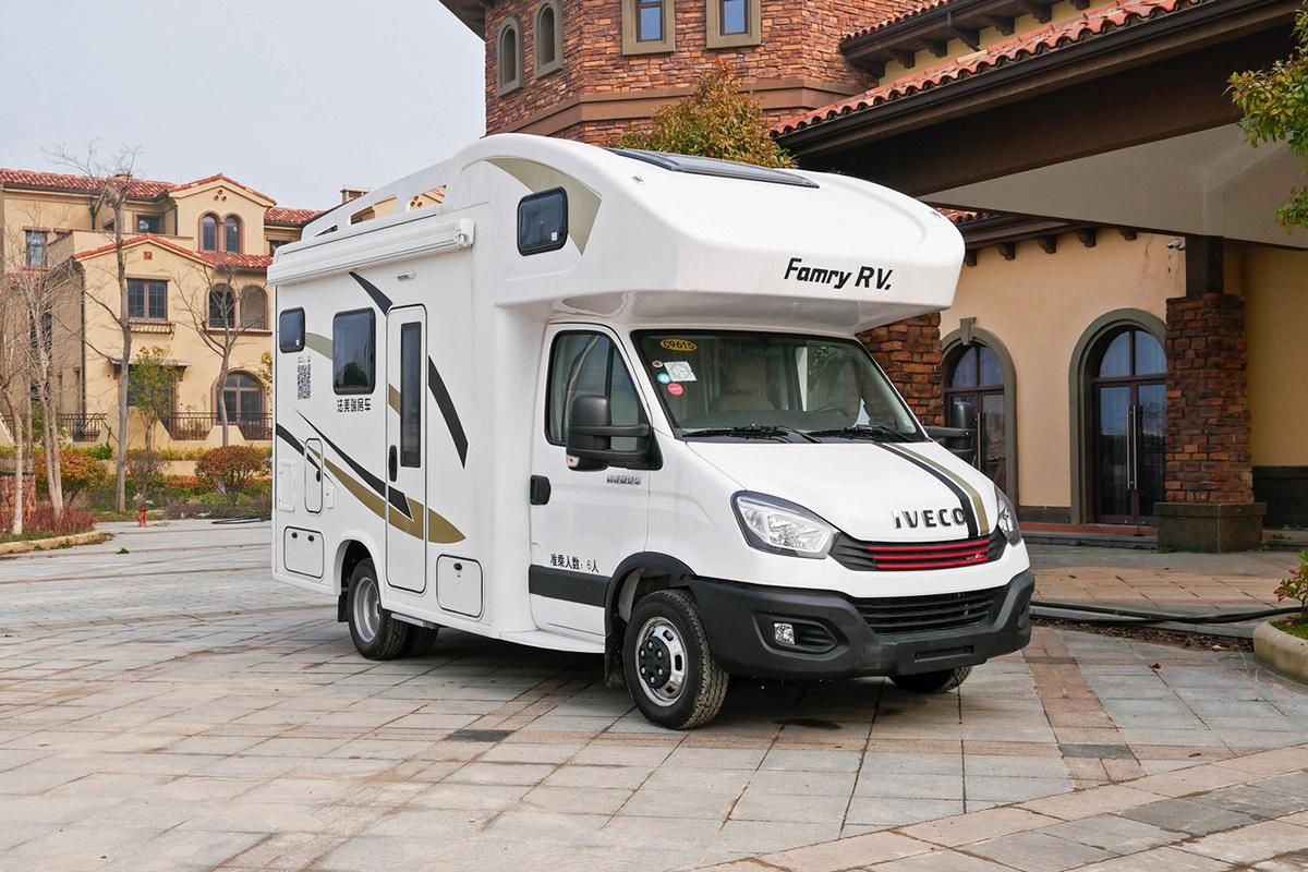 依維柯最新款，科技前沿之作，生活完美融合典范