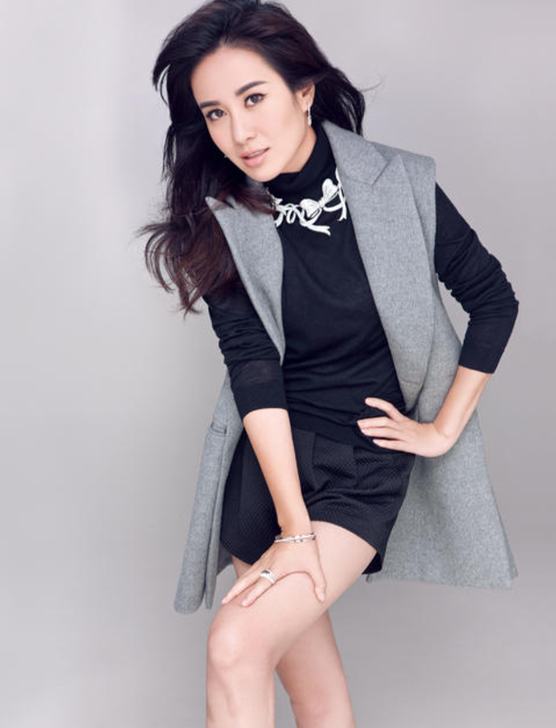 黃奕葉璇直播探尋小巷獨特風(fēng)味小店，探尋獨特美食之旅