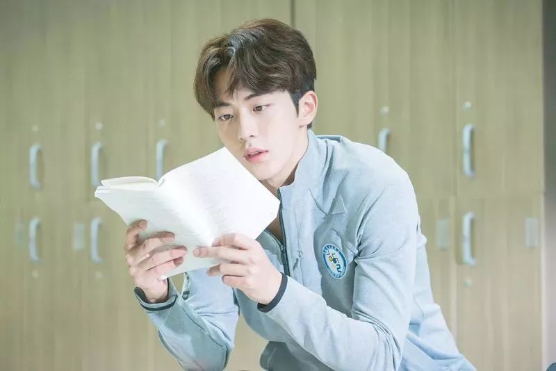 舉重妖精演員，賦予角色靈魂的非凡演繹之旅