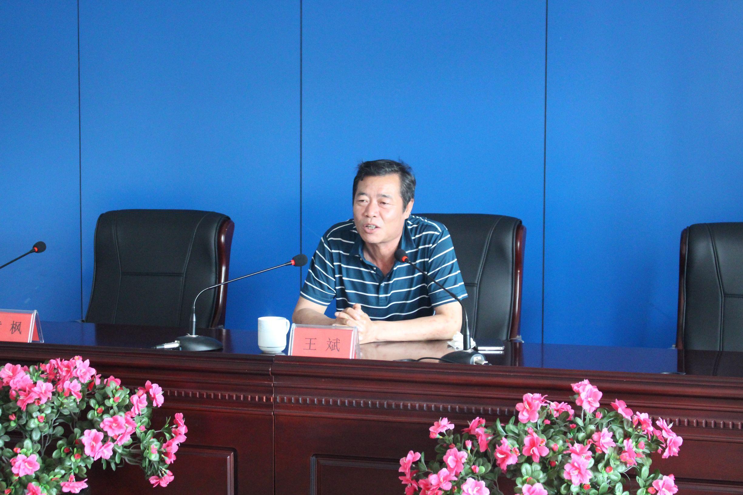 最新行政管理學(xué)案例，心靈與自然的探索之旅