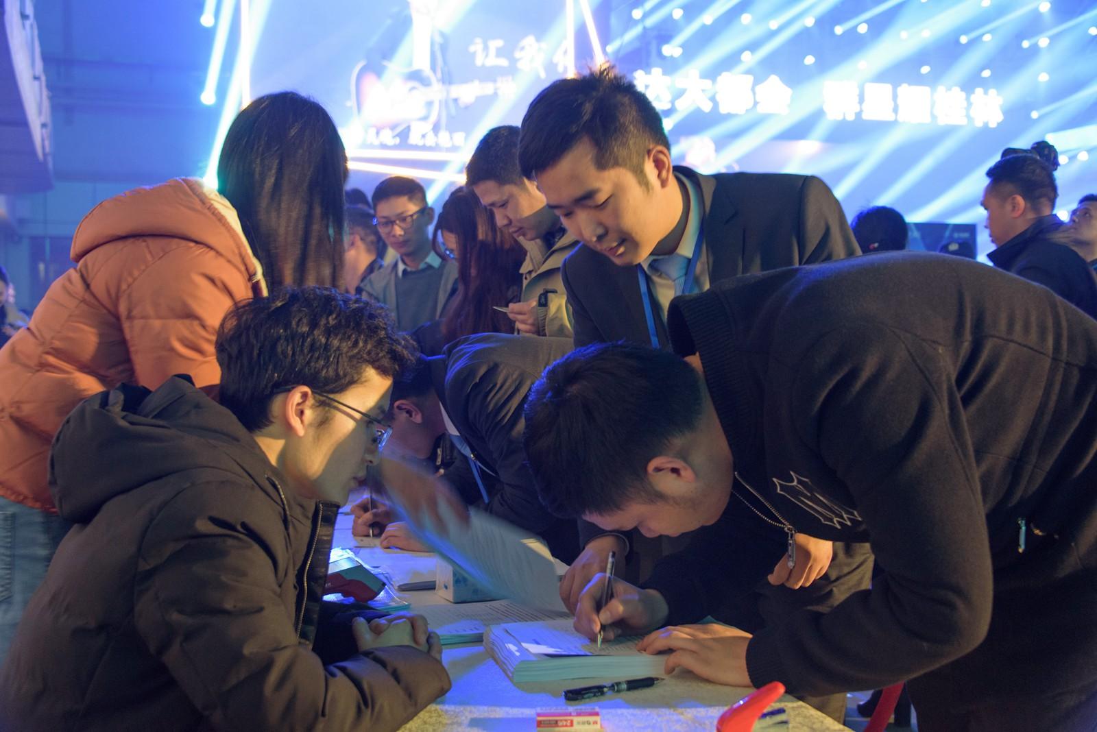 超強音浪最新一期嘉賓揭秘，音樂中的友情與家的溫馨時刻