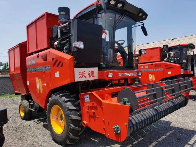 沃德巨龍收割機最新款，技術(shù)革新與實用性的完美融合