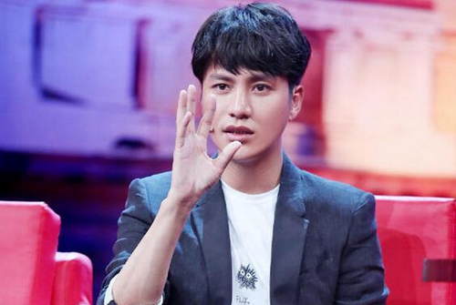 喬任梁最新進(jìn)展揭秘，小巷中的隱藏寶藏探索持續(xù)更新