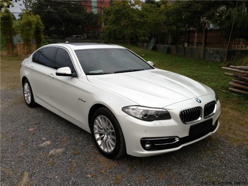 寶馬525最新價格揭秘，小巷深處的豪華座駕