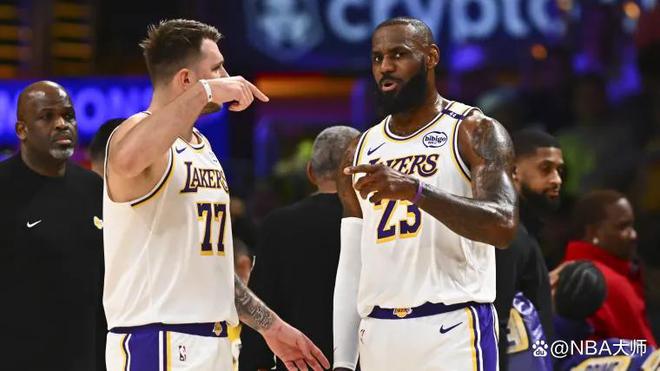 湖人最新動態(tài)，籃球賽場上的友情與溫馨日常