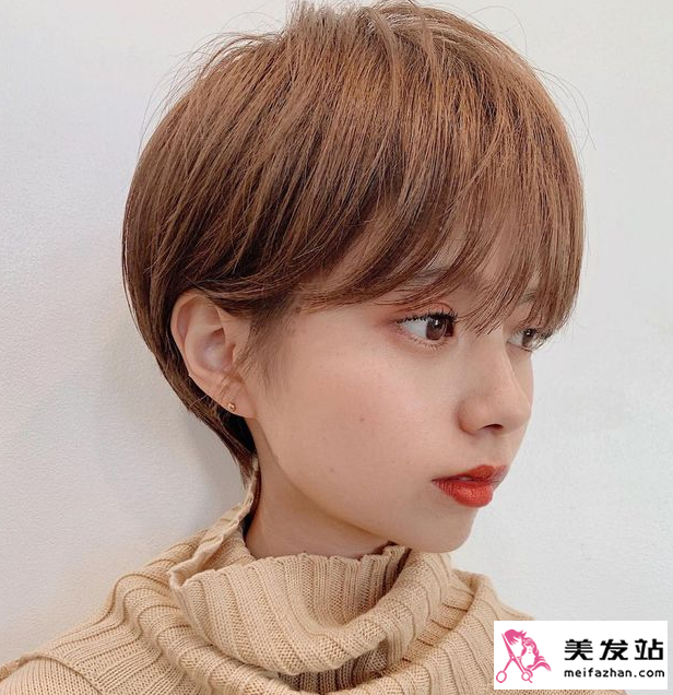 最新款短發(fā)發(fā)型女，小巷深處的時(shí)尚靈感與秘密圖片分享