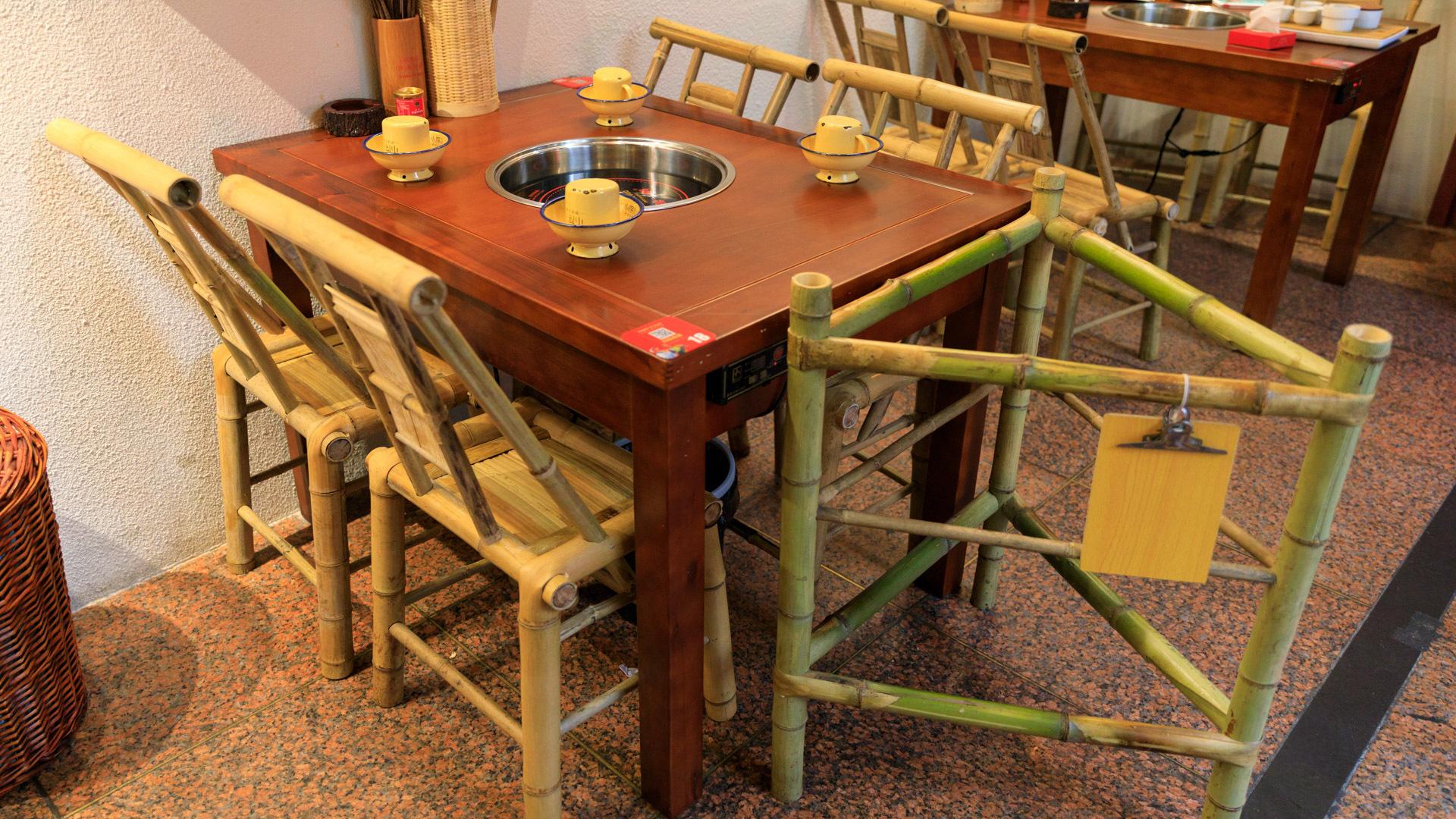 吃貨奔馳小哥，自信成長與美食的勵志之旅最新視頻更新