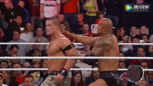 WWE巨星巨石強(qiáng)森的賽場(chǎng)日常，友情、汗水與榮耀的最新比賽