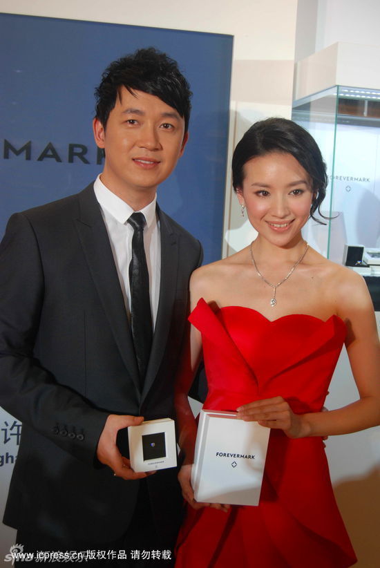 董潔2025最新動態(tài)，變化中的力量，閃耀星光的勵志之旅