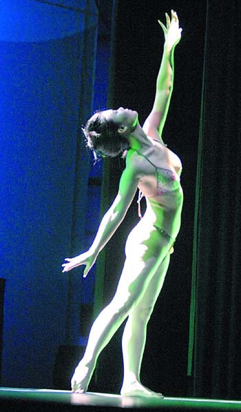 探索人體藝術(shù)極致邊界，最新大尺度作品展現(xiàn)美的無(wú)限可能