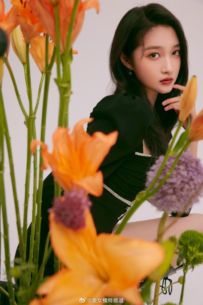 關(guān)曉彤最新寫真圖片欣賞與獲取指南