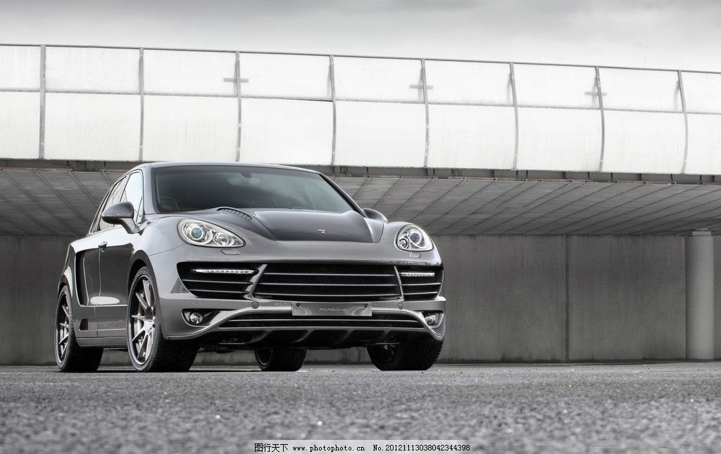 保時(shí)捷越野車(chē)最新圖片揭秘，小巷深處的探索秘境